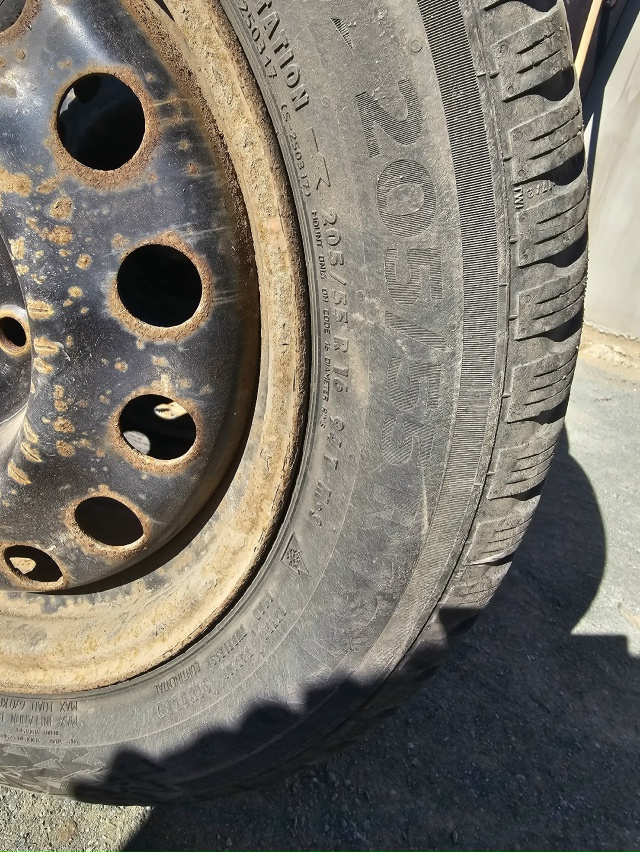 Зимняя резина 205/55 R16 продам свою не езженную практичес?...