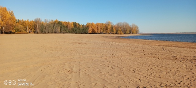 У водозабора.