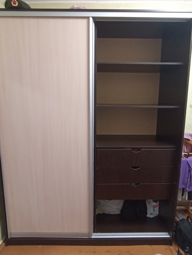 Продам шкаф купе, высота 220, ширина 170 - 8000
Стол ученичес?...