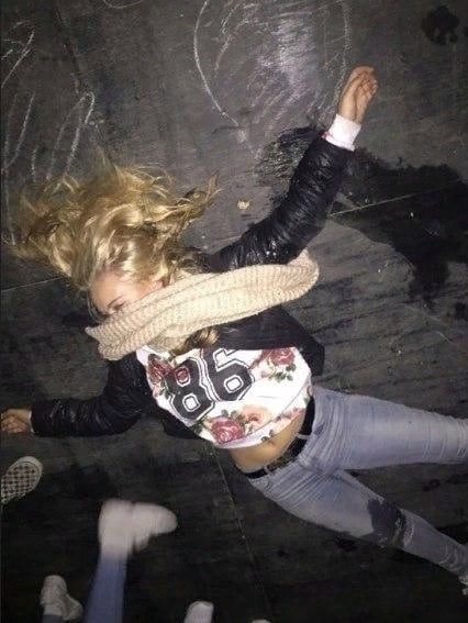 Нахлесталась наповал, теперь отдыхает