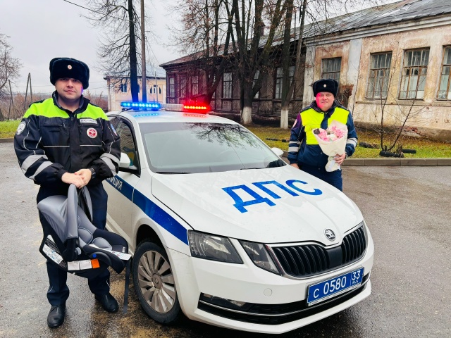 В Коврове сотрудники отделения Госавтоинспекции позд?...