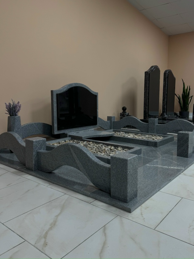 Открытие нового офиса!
Производство памятников из на?...