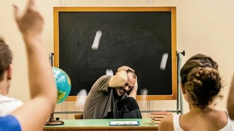 ??️ За оскорбления учителей могут ввести штрафы
Д?...