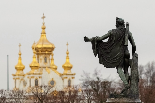 С каждым днем солнца становится все меньше. Именно в та...