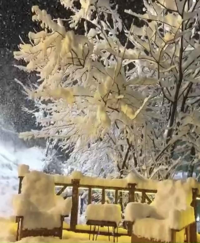 Когда тебе плохо - начни мыть полы руками. Без перчаток....