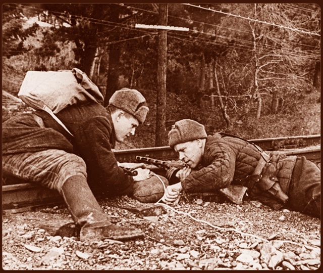 Γepοизм Χepcοнщины вο вpeмeнa Βeлиκοй Οтeчecтвeннοй вοйны⁠⁠...