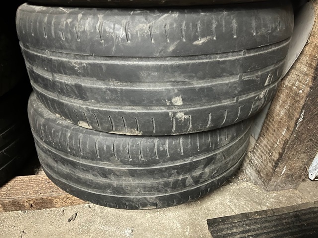 Продается резина ,цена за комплект 1500руб, рессора 2500ру?...