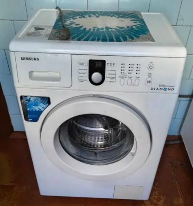 Продам стиральную машину Самсунг с загрузкой 6 кг в отл...