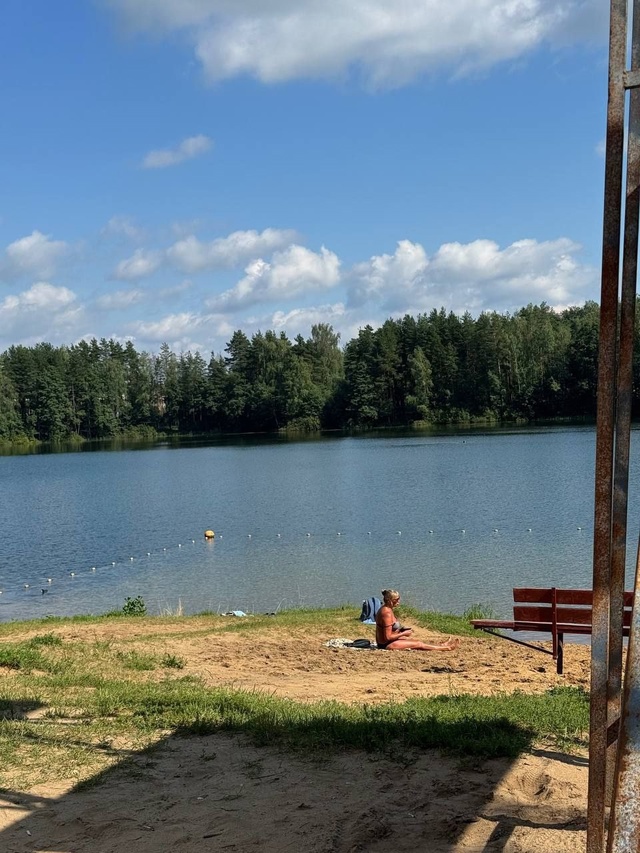В нашем округе большое количество пляжей, где можно по?...