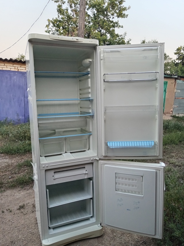 Прдам холодильник Indesit, в отличном, рабочем состоянии.
1...