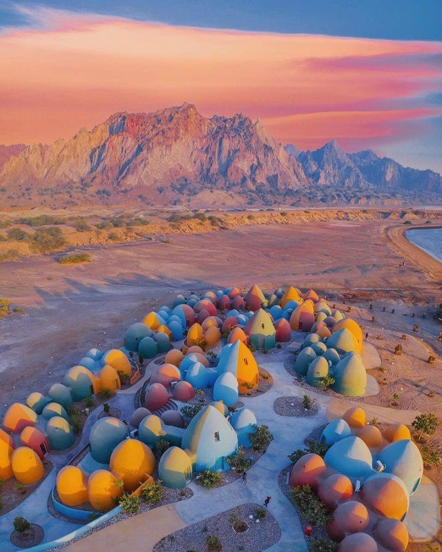 🌍 Остров Омуз — это место, где природа и архитектура в...