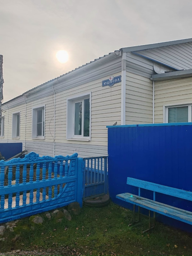 Продам трёх комнатную квартиру в двух квартирном кирп?...