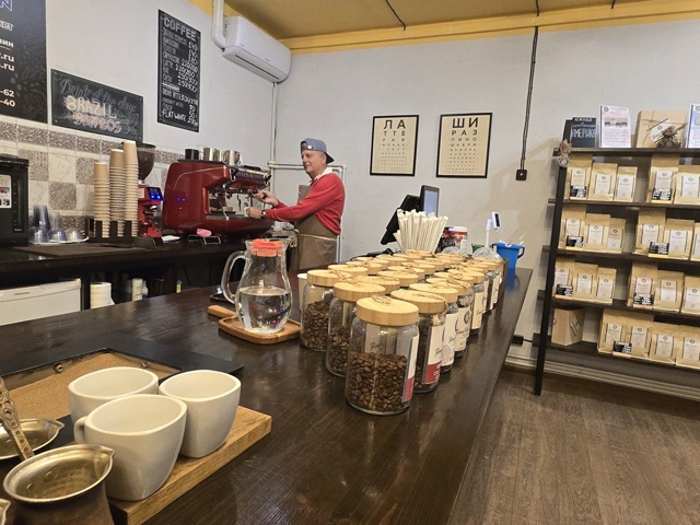 Ищем менеджера по работе с клиентами в магазин-ростери...