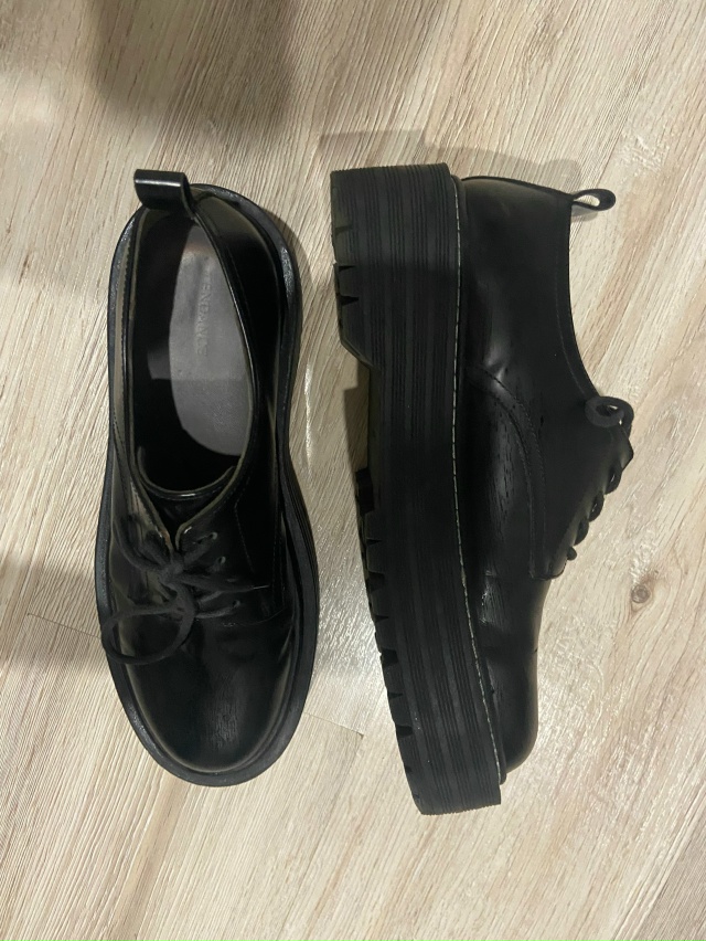 Отдам ботинки, 39 размер, из натуральной кожи, тяжелые) н...