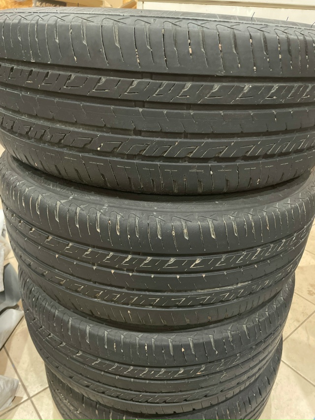 Продам новую летнюю резину в сборе
Или по отдельности...