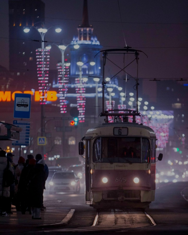 Вечерняя суета города Е🌃
📸: Яранцев Яков