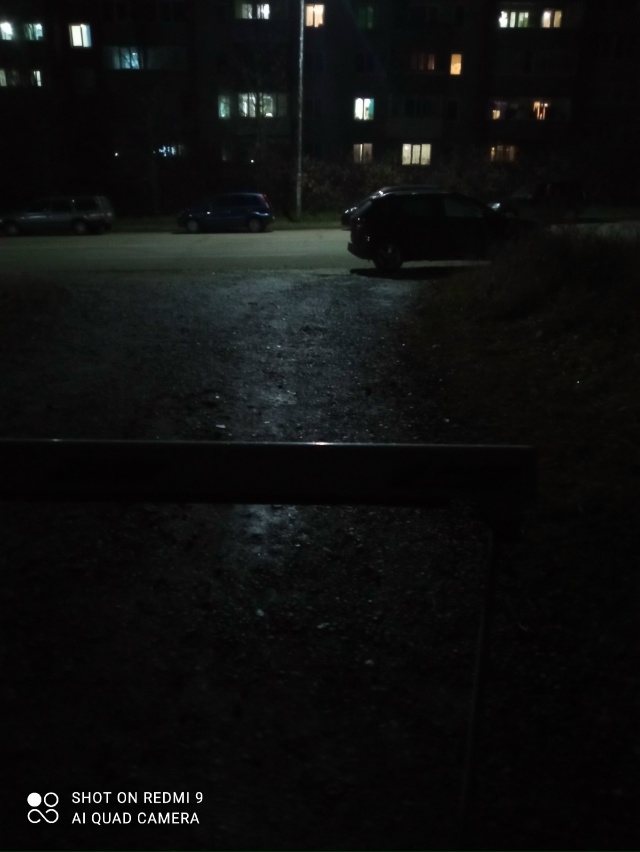 Вот такая постановка машины на выезде с улицы. Водител?...