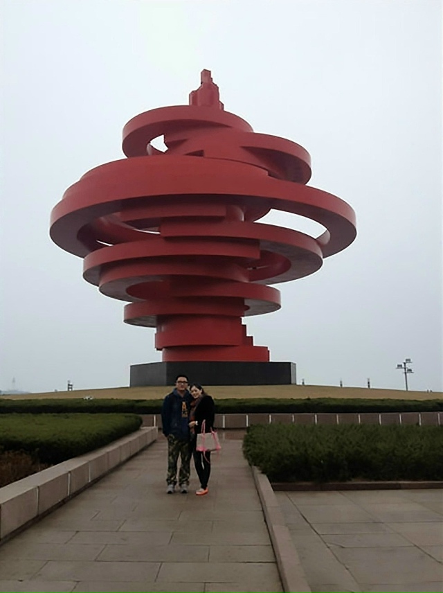 Мужчина случайно обнаружил старую фотографию своей же...