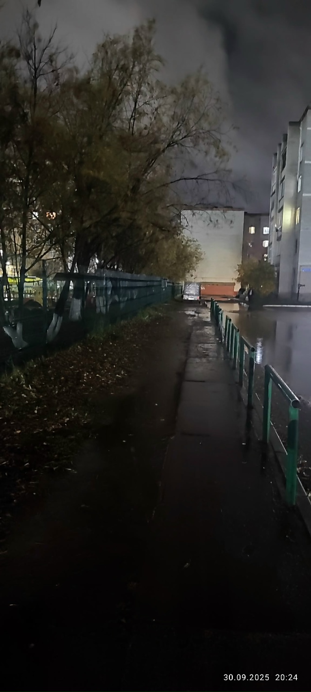 Уважаемый собственник. Уберите пожалуйста прицеп, кот?...