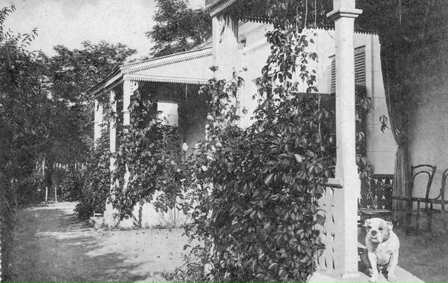 Евпатория 1910-17 – Дача «Светлана» (1-3). 1923 – Морская сана...