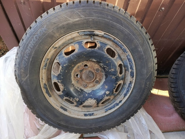 Фото 1-3. Продам комплект колёс зима195/65/R15 на дисках.
Зим?...