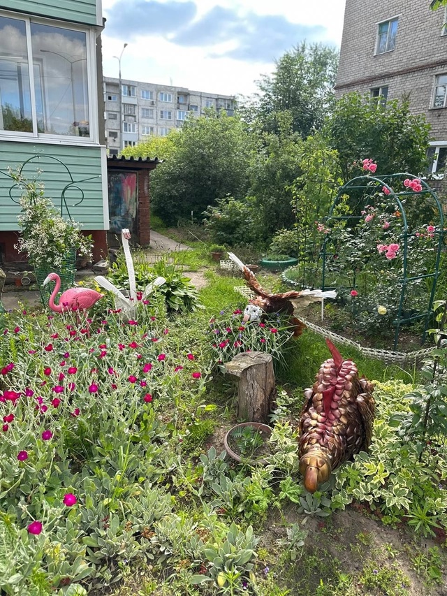 Вот такая красота у нашего подъезда! ?