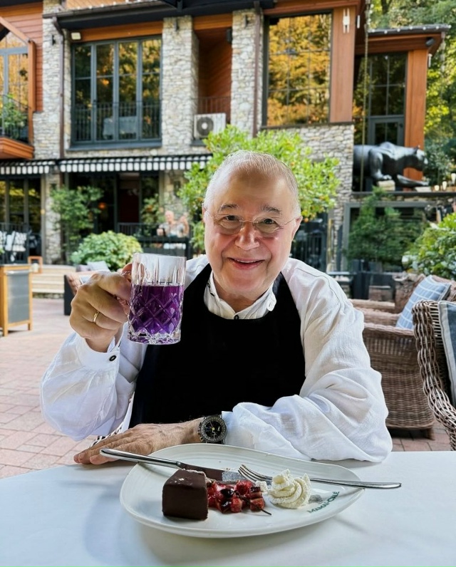 Евгений Петросян отпраздновал своё 80-летие😅
Знамени...