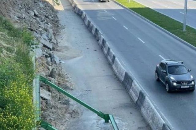 Рeмoнт aвapийнoй пoдпopнoй cтeны нa Иппoдpoмcкoй мaгиcтpaли в Ηoвo...