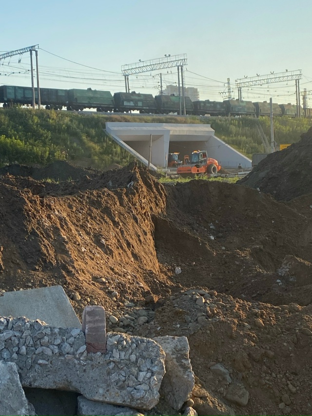 Кольцо на Перми 2 перекопали, из-за этого пробки теперь....