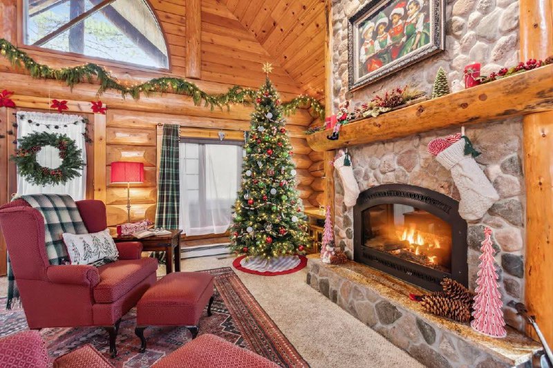 Дом Санта-Клауса продают на Северном полюсе за €1,000,000.
За эти деньги вы получите: резиденцию 2