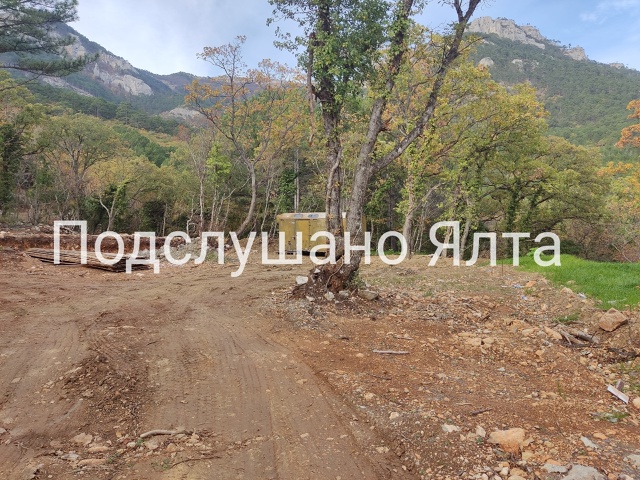 За полигоном на Мисхорской за газовой заправкой над ру...