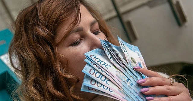 🤑Всего 6% россиян полностью довольны своим заработком...