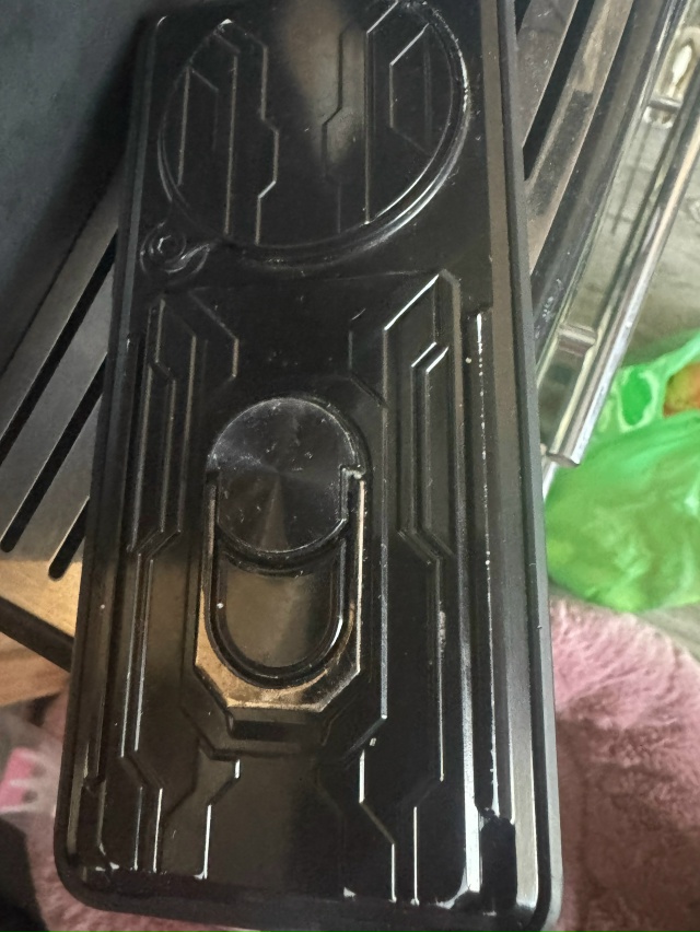 Найден телефон в районе 2-15 с картой на имя Илья Паршин. ...