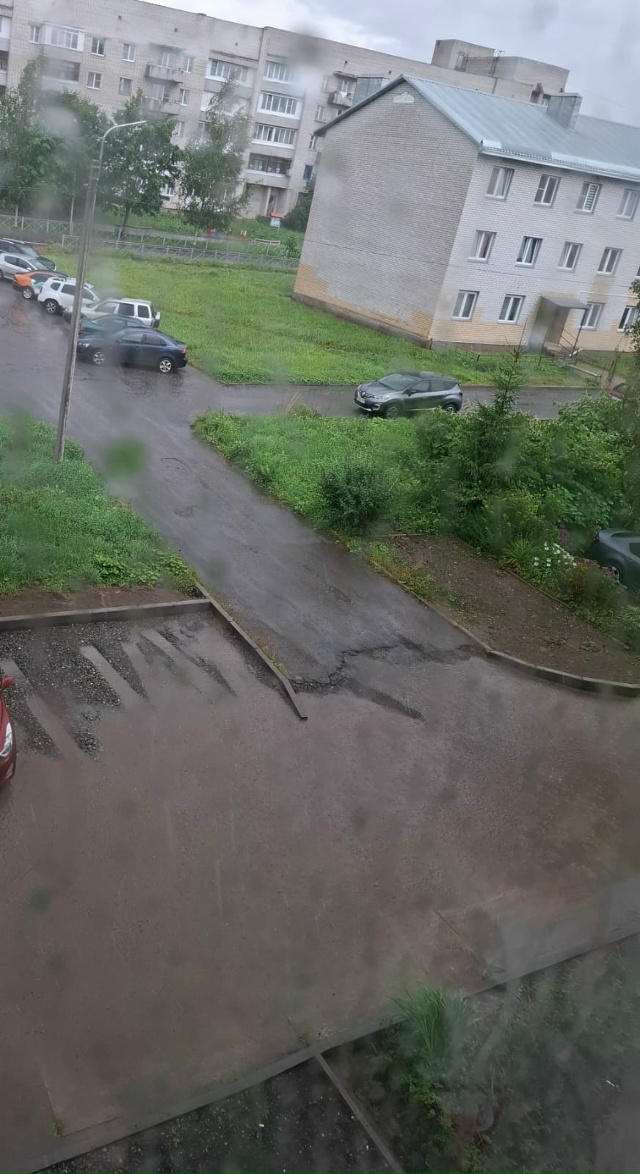 Борисогорское поле 14б. После дождей не уходила вода, а ?...