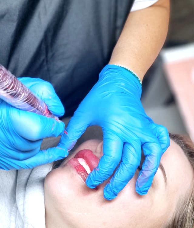 ИЩУ МОДЕЛЕЙ
На перманентный макияж
губ ?и межресниче...