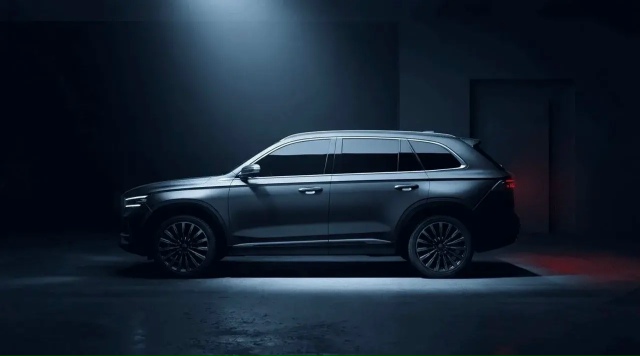 Новую «Волгу» показали в России — флагманский кроссов...