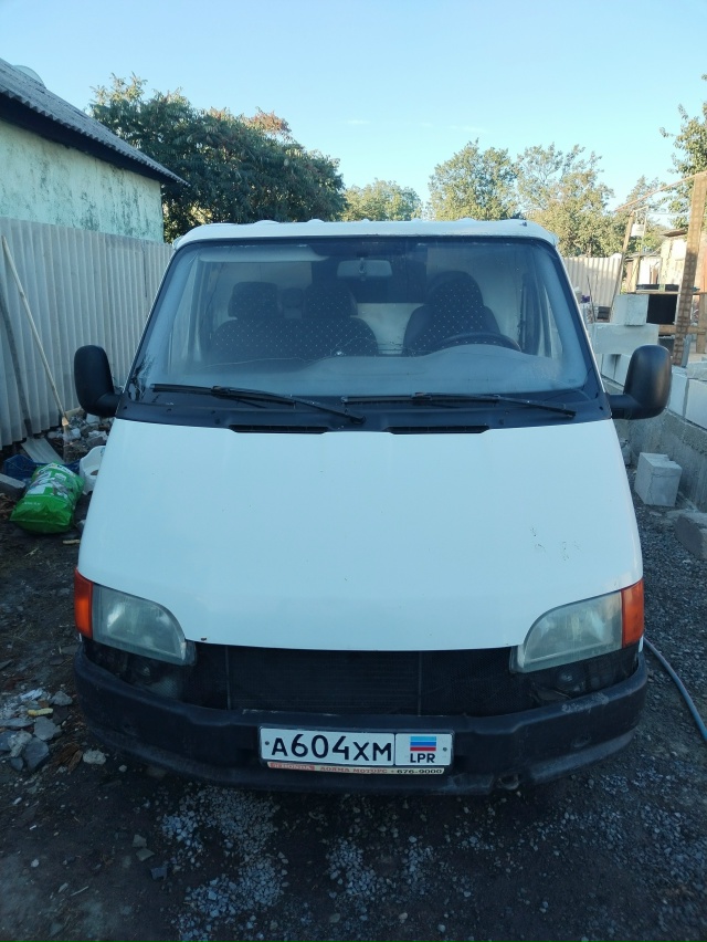 Продам Форд транзит 2000 г. 2.4 TDI на полном ходу , новая зим...