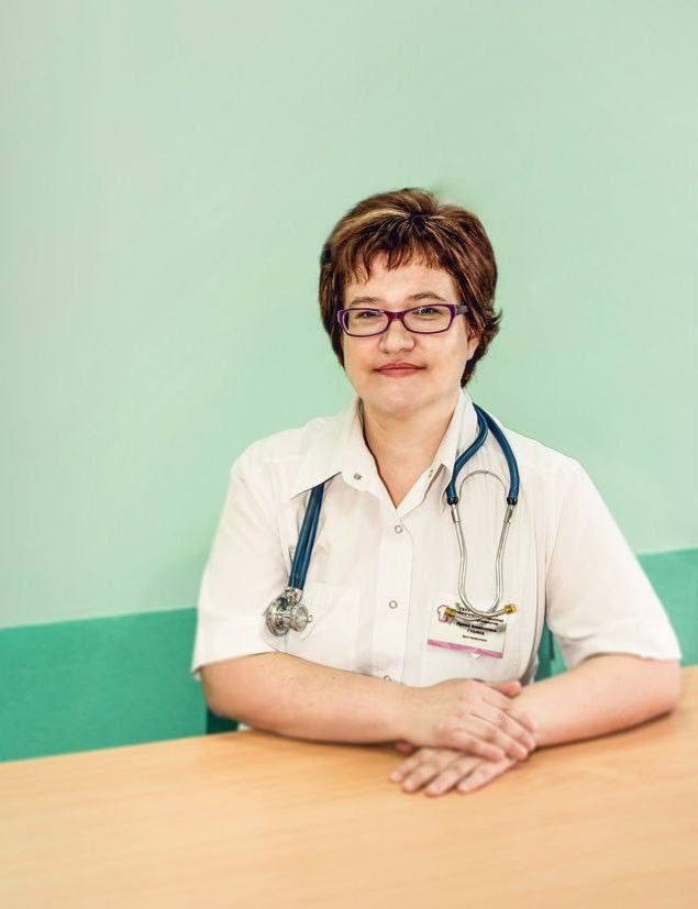 Врач Ирина Губина из Тюмени спасла пассажирку в самоле...