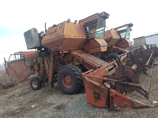 Продаётся комбайн Нива СК-5. Цена договорная.
Тел. +798677620...