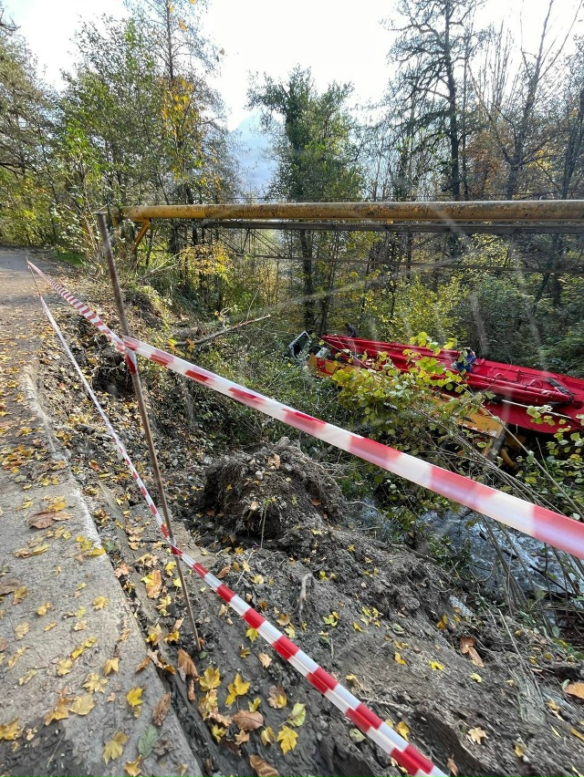Строительная техника упала в кювет в Красной Поляне
П?...