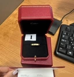 В Сочи таможенники изъяли у туристки «бижутерию» на 1,8 ...