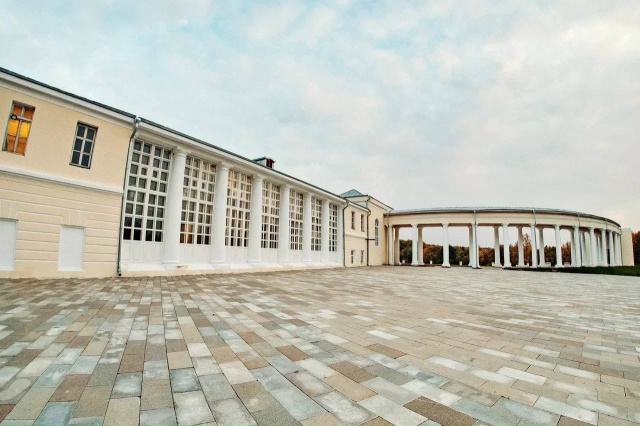 В усадьбе Горенки восстановили колоннаду😍