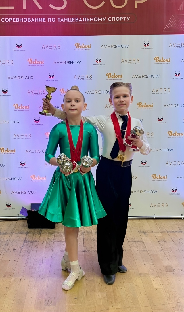 🎉 Ученики школы танцев 