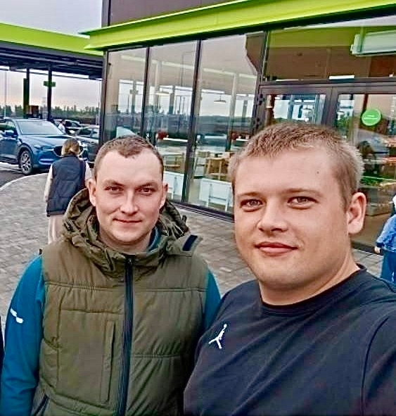 Стали известны имена двух мужчин, которые оказали неоц...