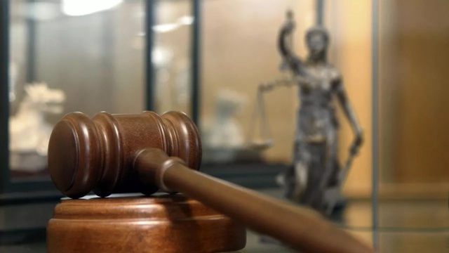 В Крыму шестерых экс-чиновников осудили за махинации с...