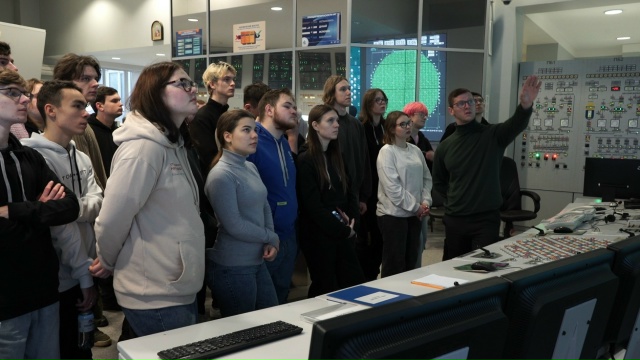 Студенты МИФИ познакомились с производством на Смолен...