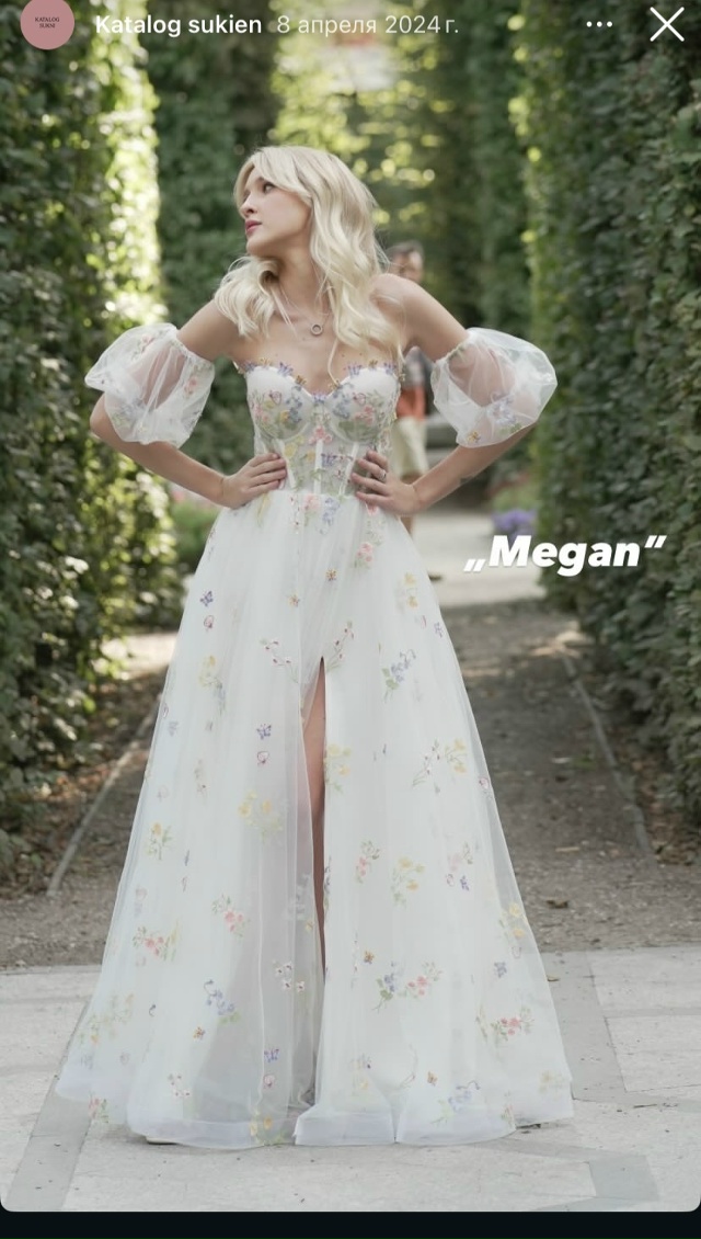 Анонимно.
Дорогие невесты, вопрос по поводу платья.
1. ?...