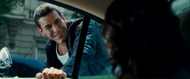 — Мне так хорошо с тобой. Я счастлива!
— Я счастливее.
??...