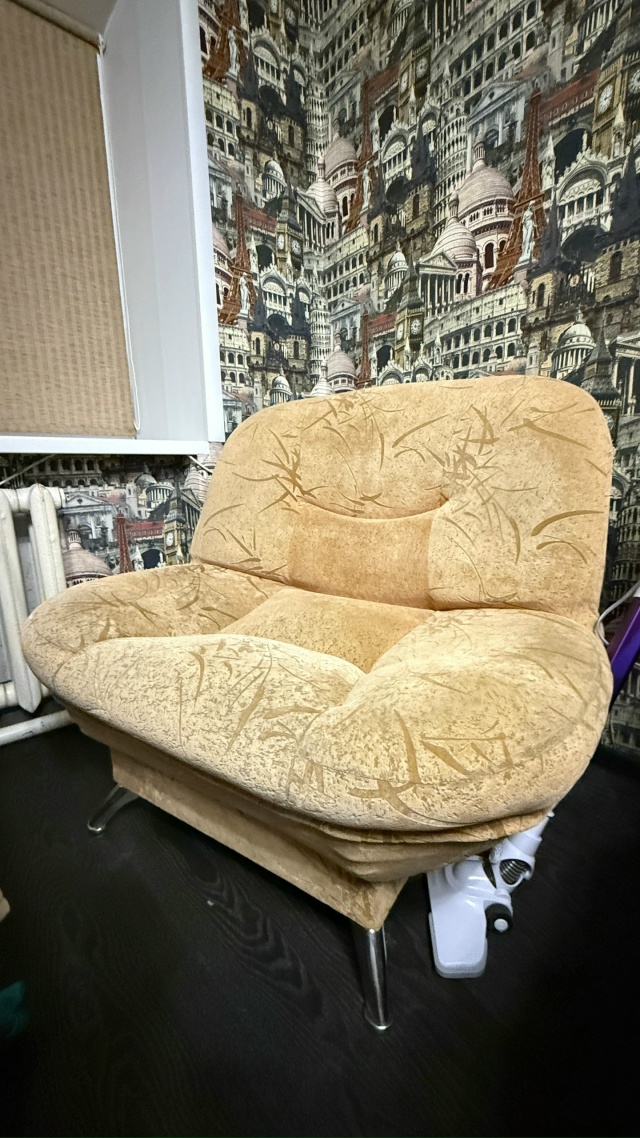 2 Мягких Кресла на Ножках — Всего 1500 ₽ за Оба! 🔥
Продаю...