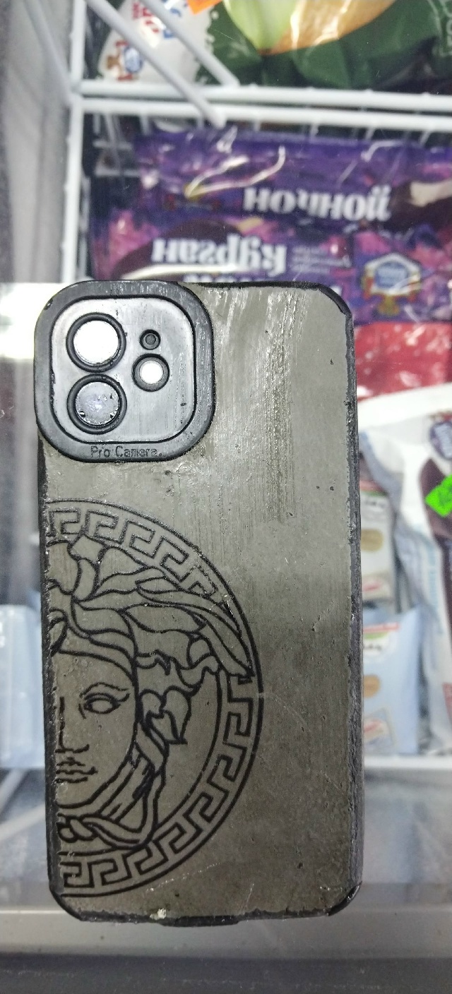 Найден телефон возле Угол плюс по Свердлова на скамейк...